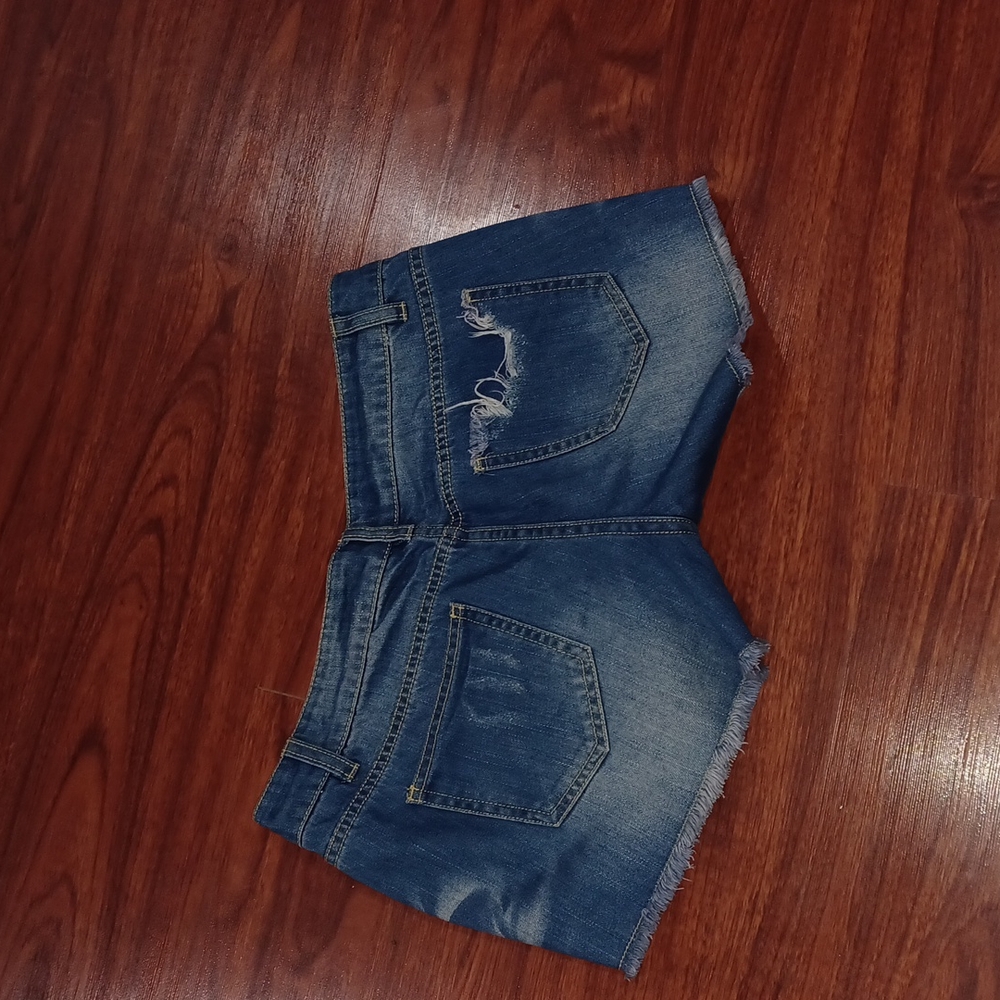 ❤️Cute denim jean shorts - Picture 2 of 4